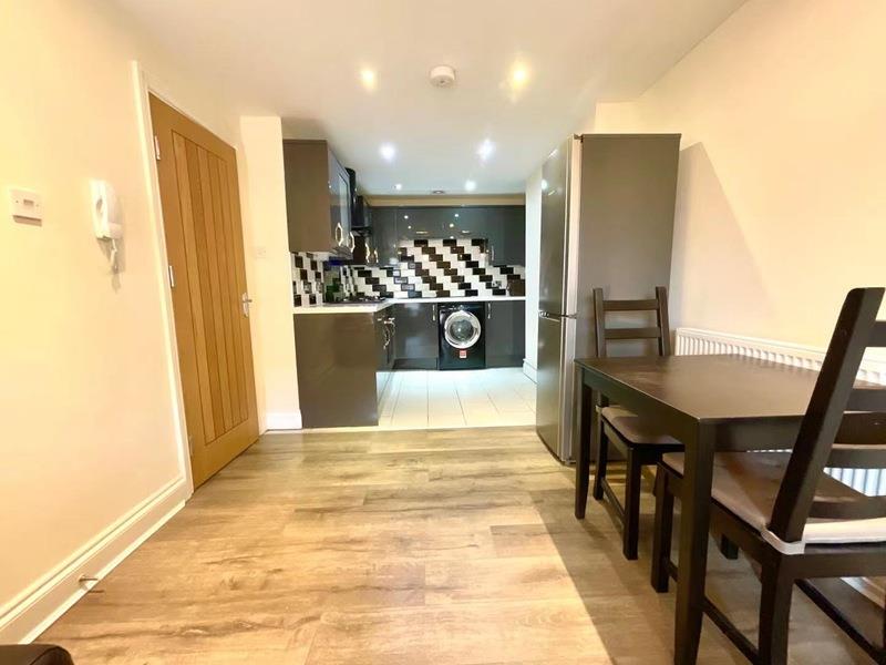 1 bed property in Tudor Street, Cardiff